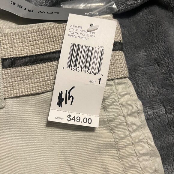 DKNY Size 1 "Pinky Swear" Low Rise Shorts - NWT - Picture 2 of 4